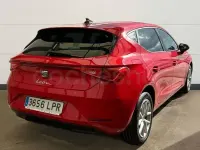 Usado Seat Leon Style 110 CV (80 kW) 2021 Rojo Berlina
