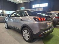 Usado Peugeot 3008 Allure 130 CV (95 kW) 2019 Gris / plata SUV
