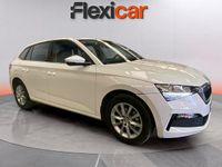 Usado Skoda Scala Ambition 110 CV (80 kW) 2021 Blanco Utilitario