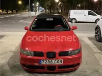 Usado Seat Leon Stella 105 CV (77 kW) 2003 Rojo Utilitario