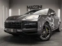 Usado Porsche Cayenne E-Hybrid 470 CV (345 kW) 2023 Gris / plata SUV