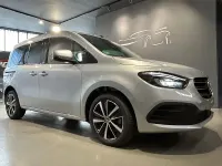 Usado Mercedes T180 116 CV (85 kW) 2023 Gris / plata Monovolumen