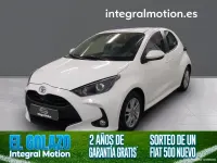 Usado Toyota Yaris Hybrid Business Edition 115 CV (84 kW) 2022 Blanco Berlina