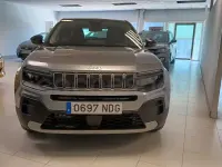 Nuevo Jeep Avenger Altitude 100 CV (73 kW) 2025 Gris / plata SUV