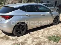 Usado Opel Astra Dynamic 150 CV (110 kW) 2018 Gris / plata Berlina