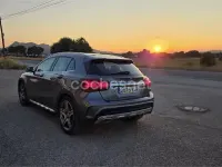 Usado Mercedes GLA180 122 CV (89 kW) 2018 Gris / plata SUV