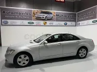 Usado Mercedes S500 388 CV (285 kW) 2007 Gris / plata Berlina