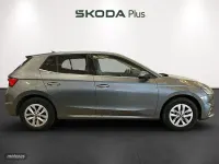 Usado Skoda Fabia Selection 95 CV (69 kW) 2025 Gris Utilitario