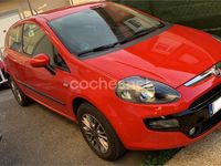Usado Fiat Punto Evo Life 69 CV (50 kW) 2011 Rojo Utilitario