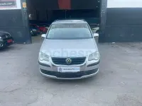 Usado VW Touran Advance 105 CV (77 kW) 2009 Gris / plata Monovolumen