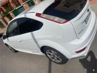 Usado Ford Focus Trend 109 CV (80 kW) 2009 Blanco Berlina