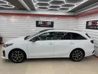 Usado Kia Ceed 120 CV (88 kW) 2019 Blanco Utilitario