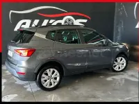 Usado Seat Arona Ecomotive 95 CV (69 kW) 2018 Gris / plata SUV