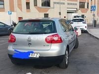 Usado VW Golf IV Highline 105 CV (77 kW) 2004 Gris / plata Berlina