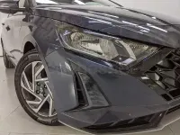 Usado Hyundai i20 100 CV (73 kW) 2025 Gris / plata Utilitario