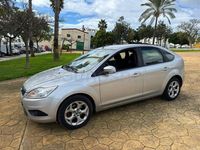 Usado Ford Focus Titanium 90 CV (66 kW) 2008 Gris / plata Berlina
