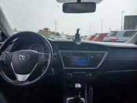 Usado Toyota Auris Active 124 CV (91 kW) 2015 Blanco Utilitario