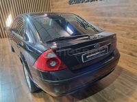 Usado Ford Mondeo Ghia 130 CV (95 kW) 2005 Negro Berlina