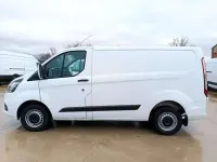 Usado Ford Transit Custom Trend 131 CV (96 kW) 2022 Blanco Van