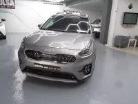 Usado Kia Niro 141 CV (103 kW) 2022 Gris / plata SUV