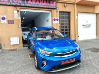 Usado Kia Stonic 84 CV (61 kW) 2023 Azul SUV