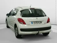 Usado Peugeot 207 Active 70 CV (51 kW) 2012 Blanco Utilitario