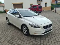 Usado Volvo V40 Kinetic 114 CV (83 kW) 2014 Blanco Utilitario