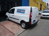 Usado Renault Kangoo 75 CV (55 kW) 2018 Blanco Monovolumen