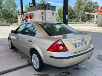 Usado Ford Mondeo Ambiente 115 CV (84 kW) 2004 Beige Berlina