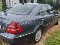 Usado Mercedes E280 Elegance 190 CV (139 kW) 2005 Gris / plata Berlina