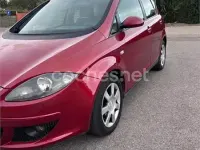 Usado Seat Altea 105 CV (77 kW) 2006 Rojo Monovolumen