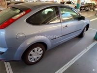 Usado Ford Focus Trend 100 CV (73 kW) 2006 Azul Berlina