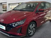 Usado Hyundai i20 101 CV (74 kW) 2024 Rojo Utilitario