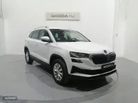 Usado Skoda Karoq Selection 150 CV (110 kW) 2025 Blanco SUV