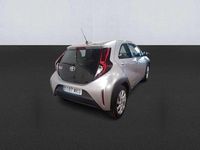 Usado Toyota Aygo X-play 69 CV (50 kW) 2023 Gris Utilitario