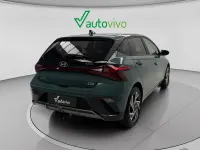 Usado Hyundai i20 100 CV (73 kW) 2025 Verde Utilitario