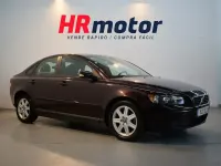 Usado Volvo S40 Momentum 136 CV (100 kW) 2005 Negro Berlina