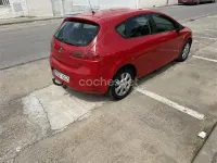 Usado Seat Leon Ecomotive 105 CV (77 kW) 2008 Rojo Utilitario