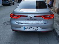 Usado Renault Talisman LIMITED 130 CV (95 kW) 2018 Gris / plata Berlina