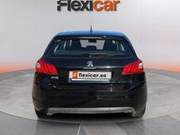 Usado Peugeot 308 Allure 120 HP (88 kW) 2017 Amarelo Sedan