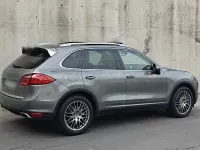 Usado Porsche Cayenne Platinum Edition 245 CV (180 kW) 2014 Gris / plata SUV