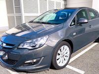 Usado Opel Astra Selective 140 CV (102 kW) 2012 Gris / plata Berlina