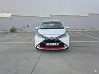Usado Toyota Aygo X-play 69 CV (50 kW) 2015 Blanco Utilitario