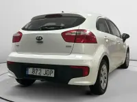 Usado Kia Rio 75 CV (55 kW) 2015