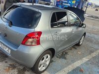 Usado Toyota Yaris 90 CV (66 kW) 2006 Gris / plata Berlina