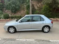 Begagnad Peugeot 306 90 HK (66 kW) 1999 Grå Sedan