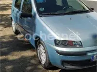 Usado Fiat Punto 80 CV (58 kW) 2001 Azul Utilitario