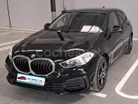 Usado BMW 118 Comfort Edition 136 CV (100 kW) 2021 Negro Berlina