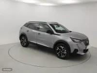 Usado Peugeot 2008 Allure 100 CV (73 kW) 2023 Plateado SUV