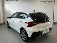 Usado Hyundai i20 100 CV (73 kW) 2025 Blanco Utilitario